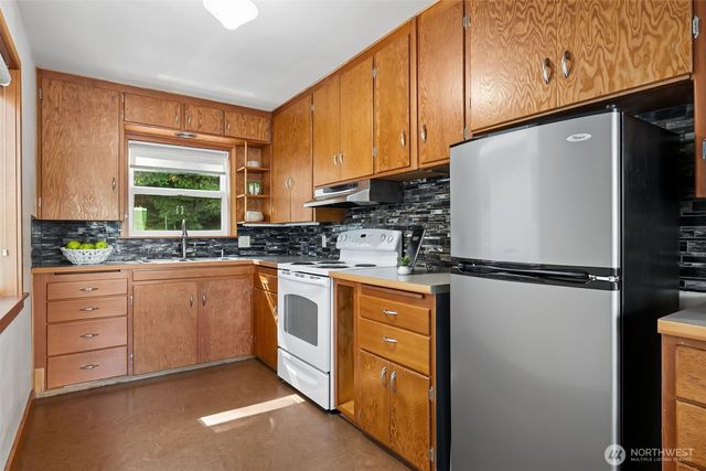 23830 N US Highway 101, Hoodsport, WA 98548