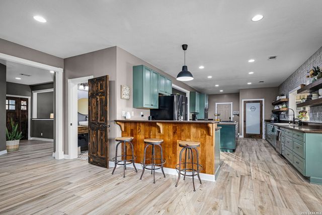 12700 Woman Hollering, Schertz, TX 78154