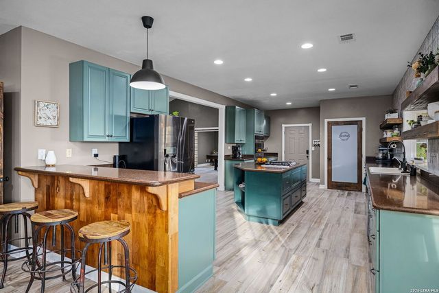 12700 Woman Hollering, Schertz, TX 78154