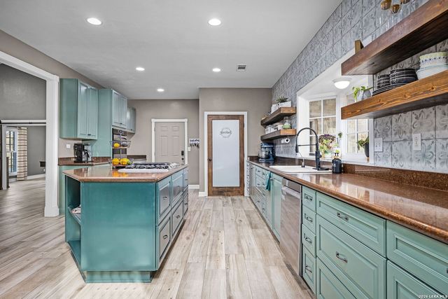 12700 Woman Hollering, Schertz, TX 78154