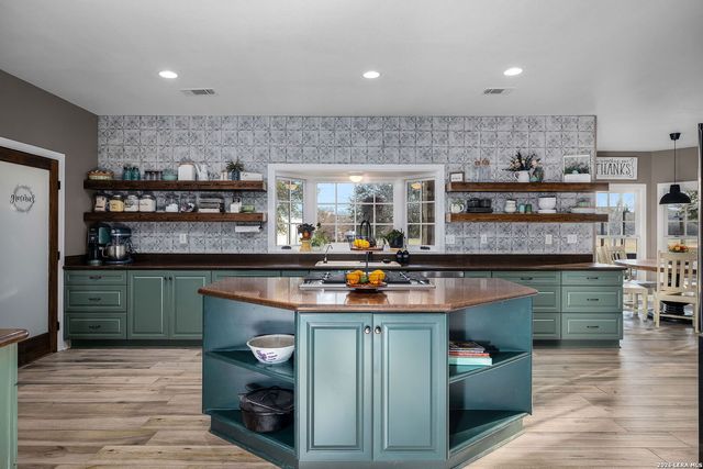 12700 Woman Hollering, Schertz, TX 78154