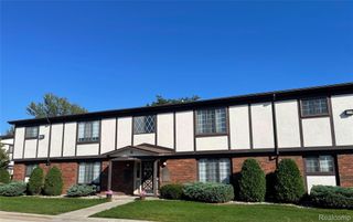 22843 Grove Street 47, St. Clair Shores, MI 48080