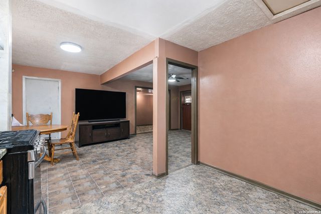 419 Upland, San Antonio, TX 78220