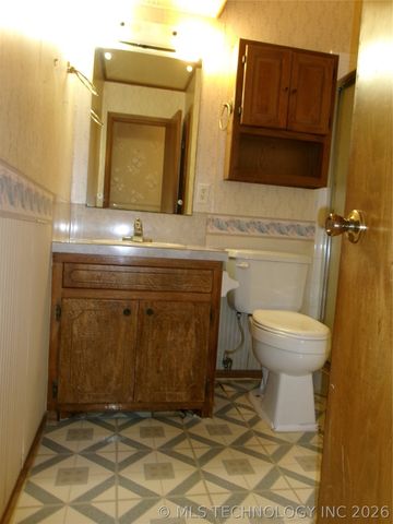 1205 NW 9th Street, Stigler, OK 74462