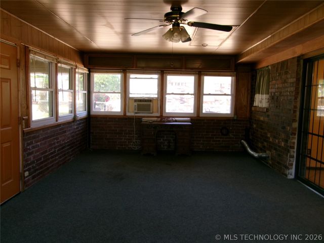 1205 NW 9th Street, Stigler, OK 74462