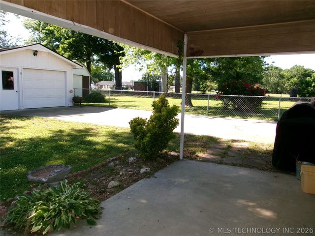 1205 NW 9th Street, Stigler, OK 74462
