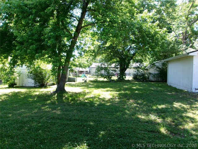 1205 NW 9th Street, Stigler, OK 74462