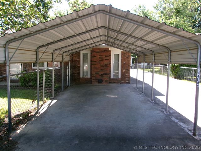 1205 NW 9th Street, Stigler, OK 74462