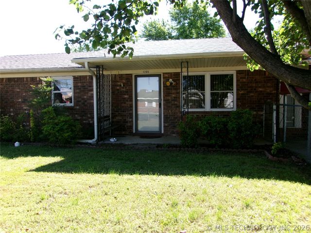 1205 NW 9th Street, Stigler, OK 74462