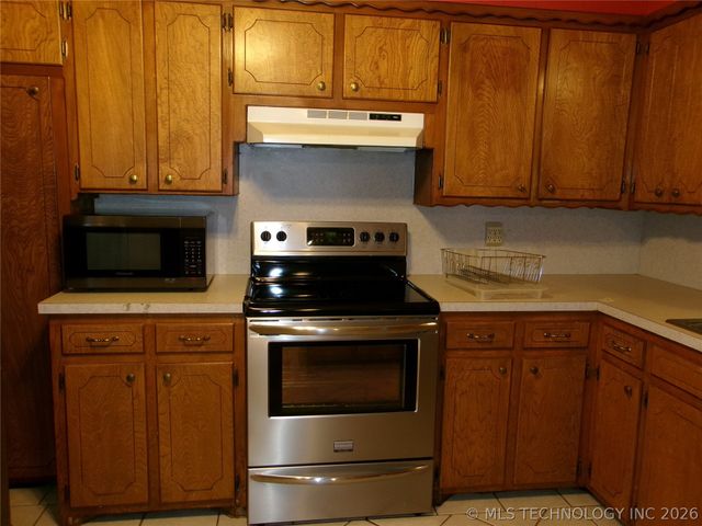 1205 NW 9th Street, Stigler, OK 74462