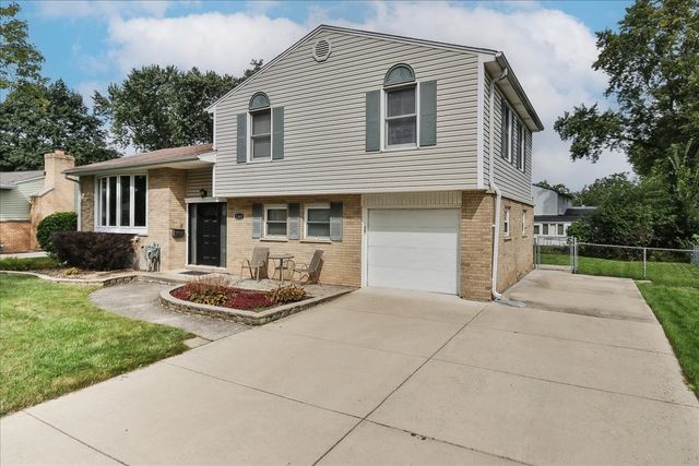 1468 E Rosita Drive, Palatine, IL 60074