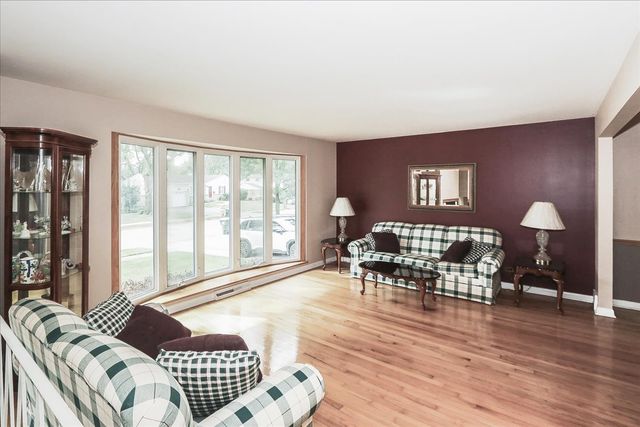 1468 E Rosita Drive, Palatine, IL 60074