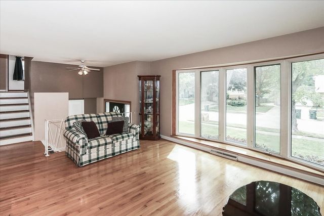 1468 E Rosita Drive, Palatine, IL 60074