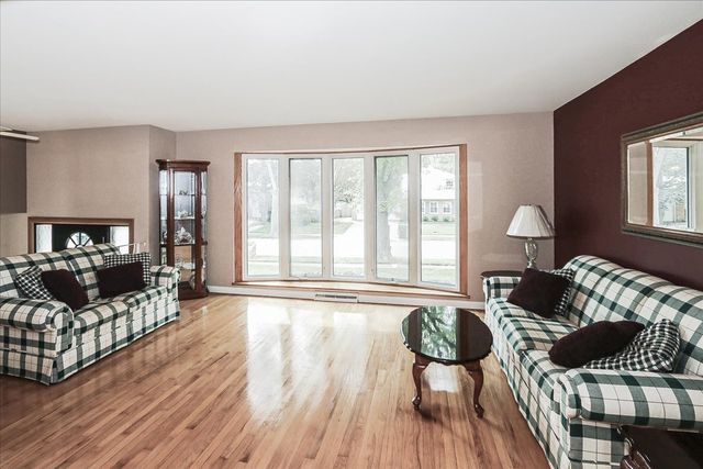 1468 E Rosita Drive, Palatine, IL 60074