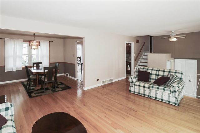 1468 E Rosita Drive, Palatine, IL 60074