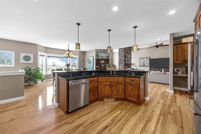2097 Emmons Street, Hiawatha, IA 52233