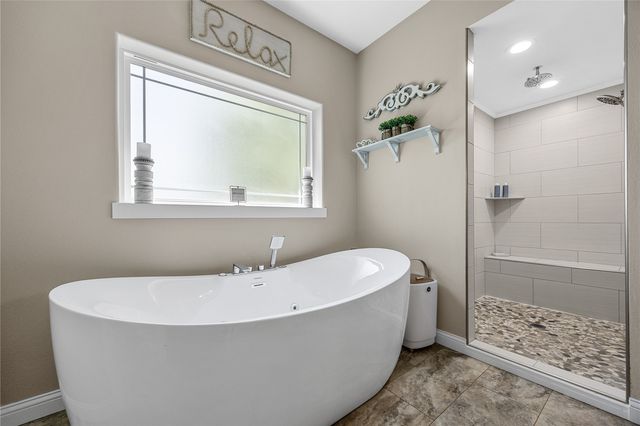 2097 Emmons Street, Hiawatha, IA 52233