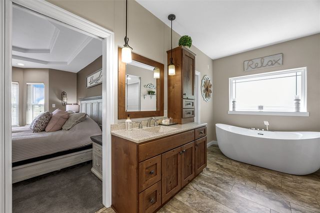 2097 Emmons Street, Hiawatha, IA 52233