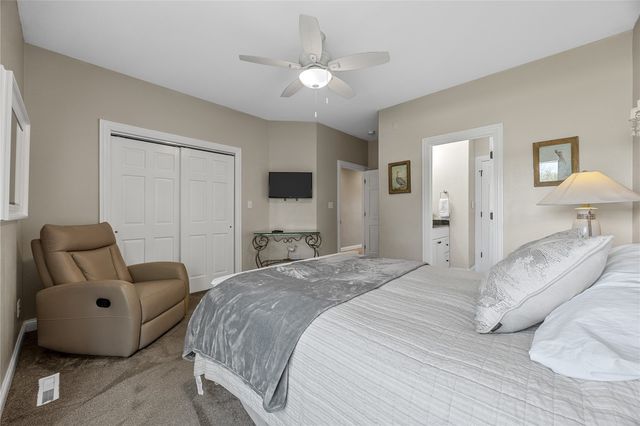 2097 Emmons Street, Hiawatha, IA 52233