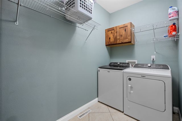 2097 Emmons Street, Hiawatha, IA 52233