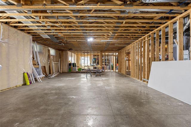 2097 Emmons Street, Hiawatha, IA 52233