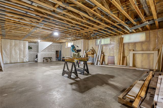 2097 Emmons Street, Hiawatha, IA 52233