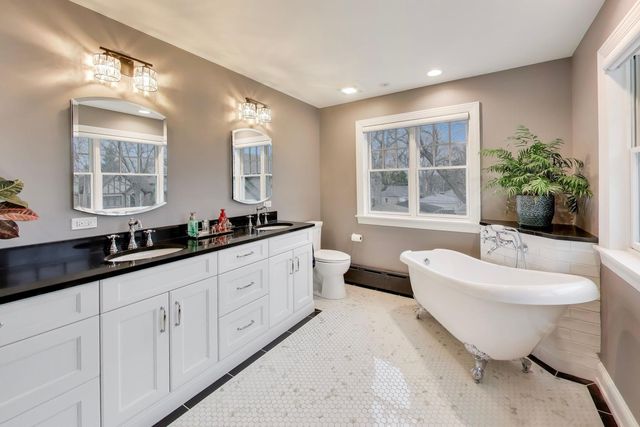 100 Arthur Street, Park Ridge, IL 60068