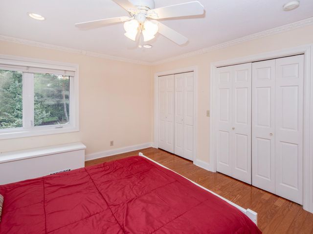 1009 Stratford Road, Mendota Heights, MN 55118