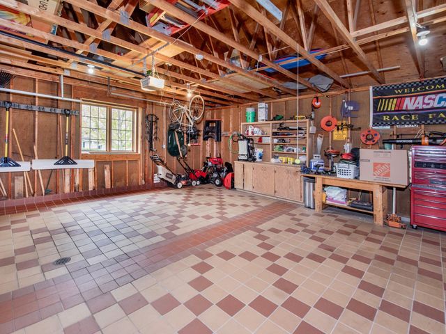 1009 Stratford Road, Mendota Heights, MN 55118