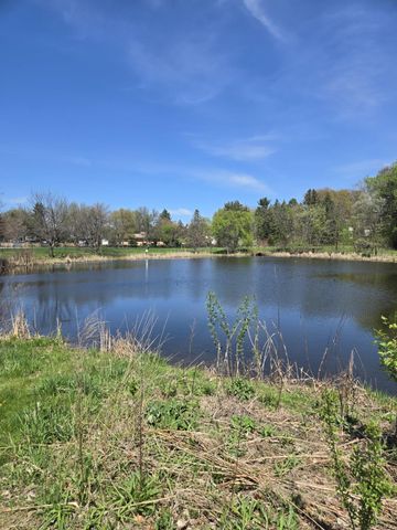 1009 Stratford Road, Mendota Heights, MN 55118