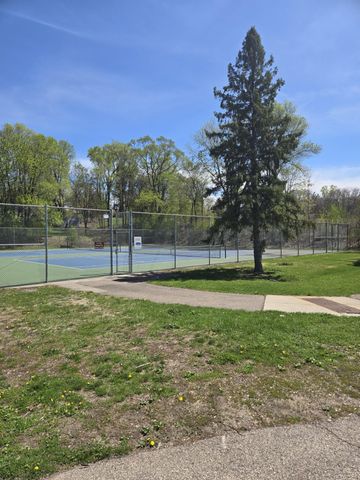 1009 Stratford Road, Mendota Heights, MN 55118