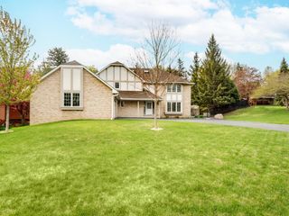 1009 Stratford Road, Mendota Heights, MN 55118