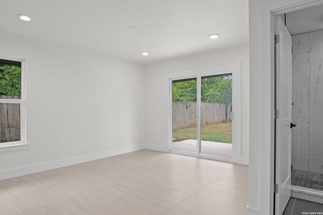 258 SERENADE DR, San Antonio, TX 78216