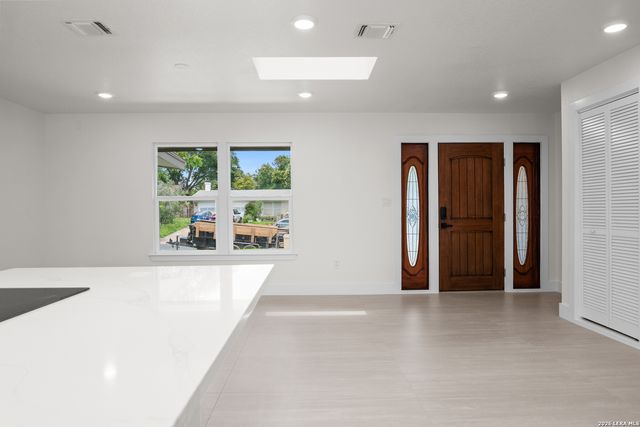 258 SERENADE DR, San Antonio, TX 78216