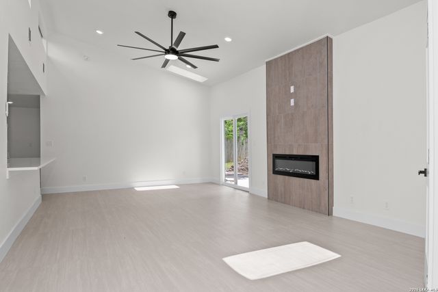 258 SERENADE DR, San Antonio, TX 78216