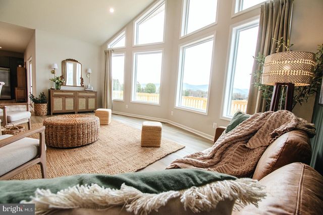 3 LEE DRIVE, Linden, VA 22642