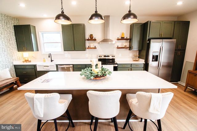 3 LEE DRIVE, Linden, VA 22642