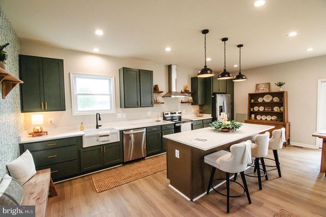 3 LEE DRIVE, Linden, VA 22642