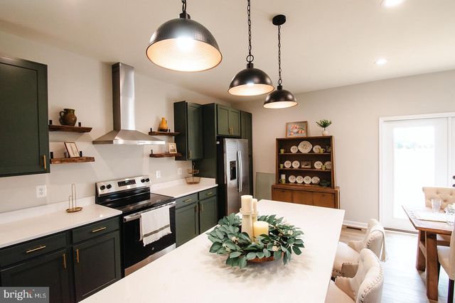 3 LEE DRIVE, Linden, VA 22642