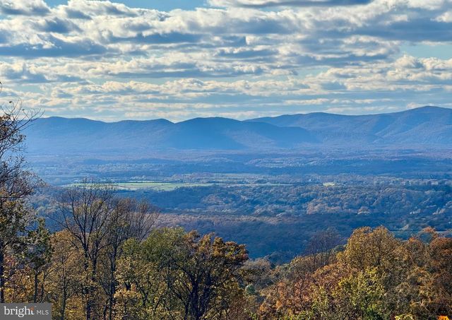 3 LEE DRIVE, Linden, VA 22642