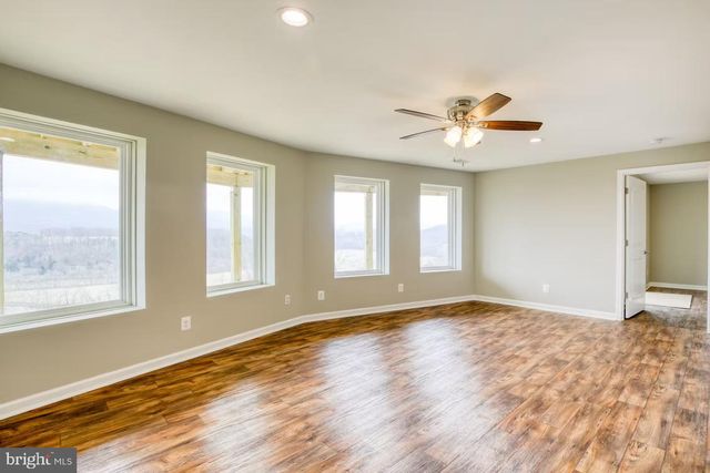 3 LEE DRIVE, Linden, VA 22642