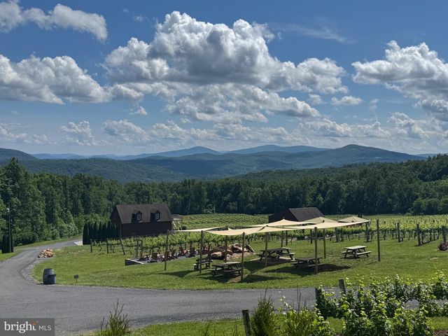 3 LEE DRIVE, Linden, VA 22642