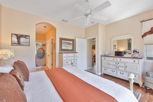 1917 STERLING GLEN COURT, Sun City Center, FL 33573