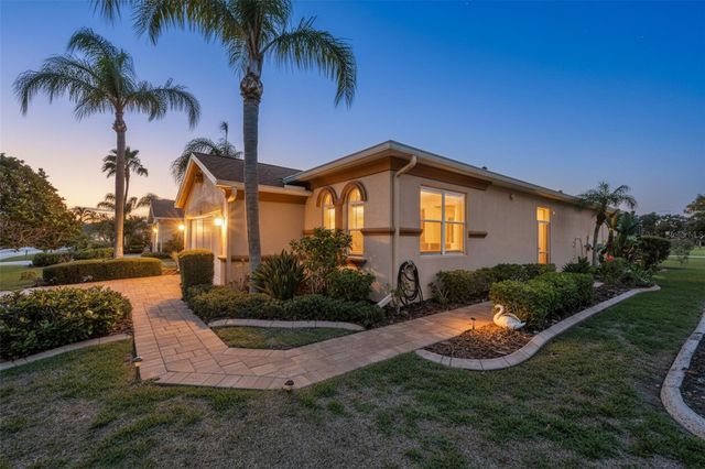 1917 STERLING GLEN COURT, Sun City Center, FL 33573