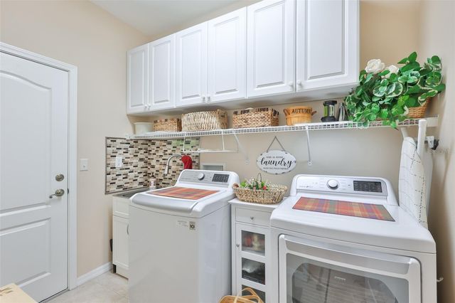 1917 STERLING GLEN COURT, Sun City Center, FL 33573