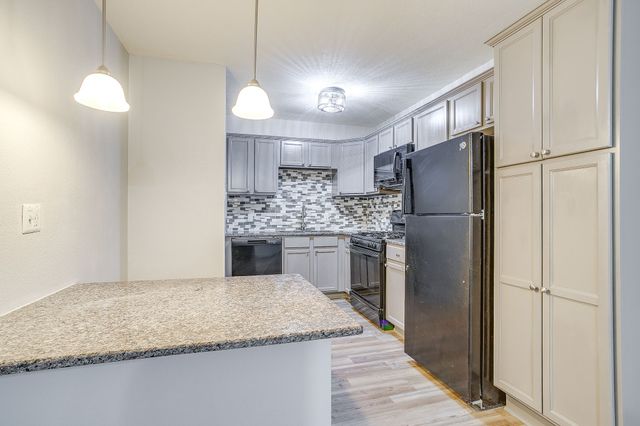 3870 Tulsa Way 23, Fort Worth, TX 76107