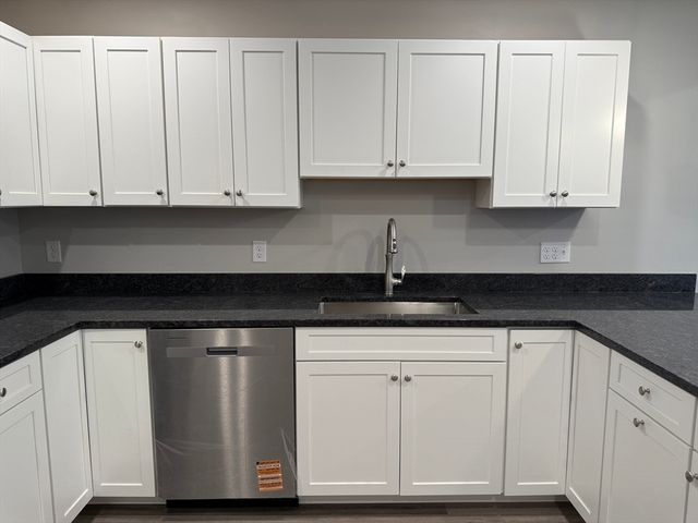 251 Sladen Street 304, Dracut, MA 01826