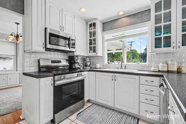 3734 Fern Hills Drive, Muskegon, MI 49444