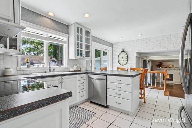 3734 Fern Hills Drive, Muskegon, MI 49444