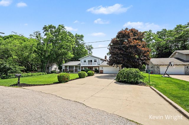 3734 Fern Hills Drive, Muskegon, MI 49444